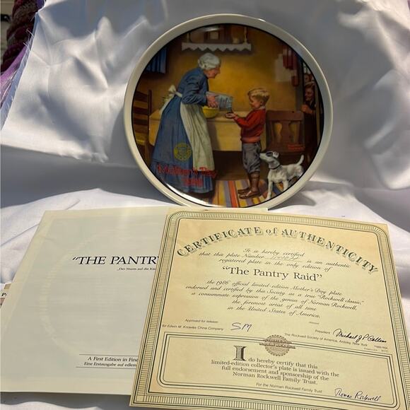 Bradford Exchange Norman Rockwell Plate The Pantry Raid 8.2" Mothers Day - Picture 4 of 5